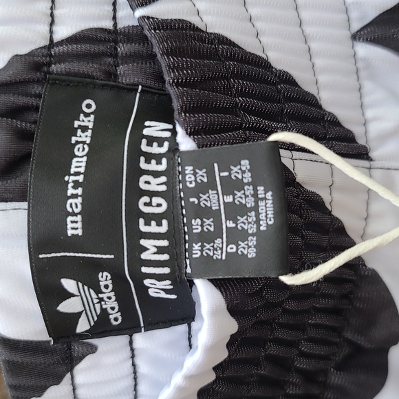 adidas originals X Marimekko Primegreen Sustainable Athletic Shorts Plus Size 2X - Picture 12 of 16